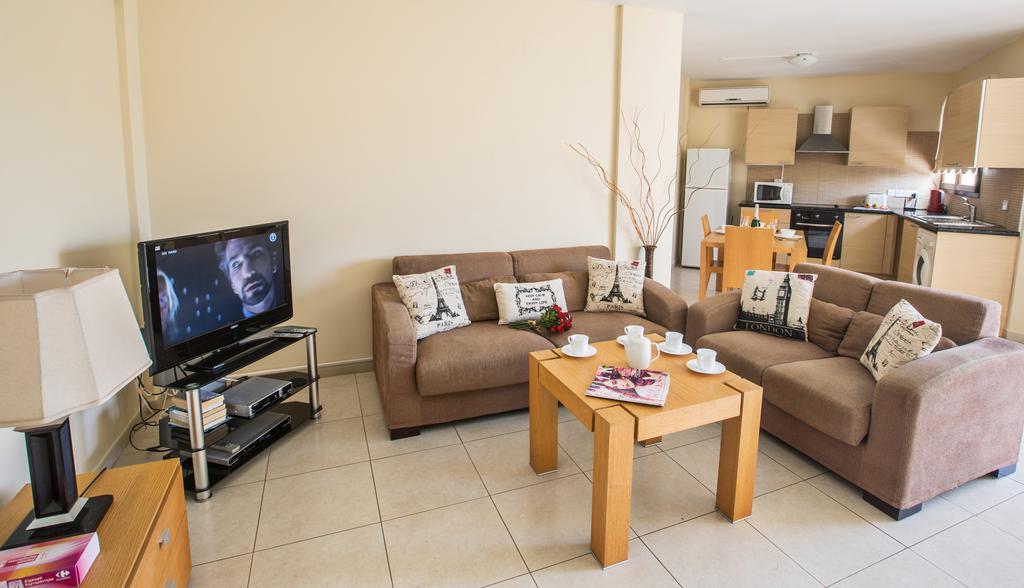 Napiana Apartments Ayia Napa Ruang foto