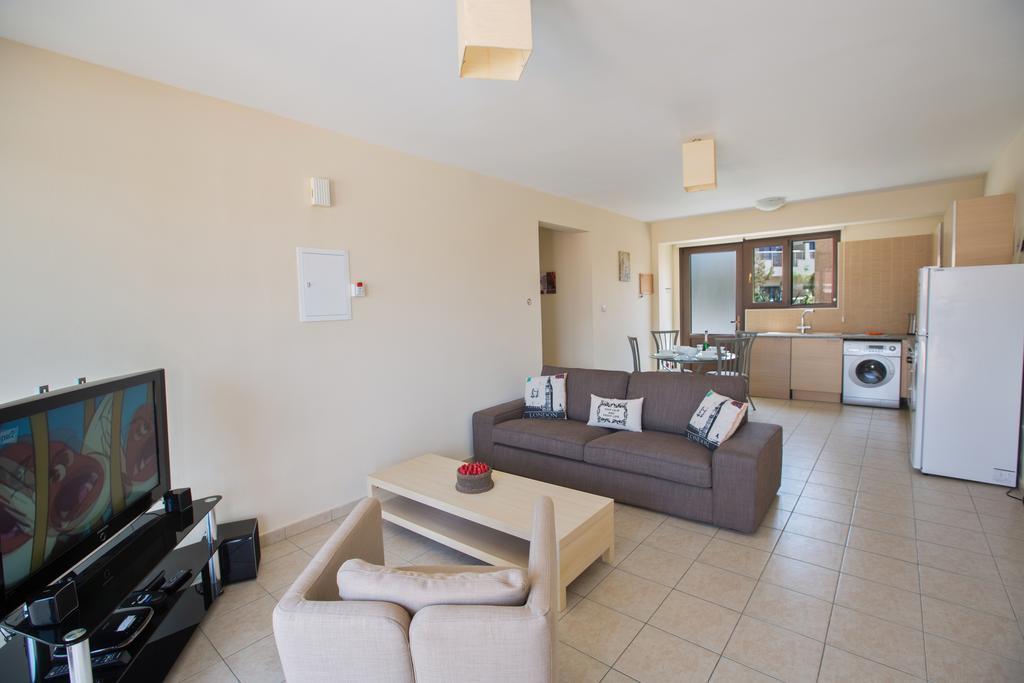 Napiana Apartments Ayia Napa Ruang foto