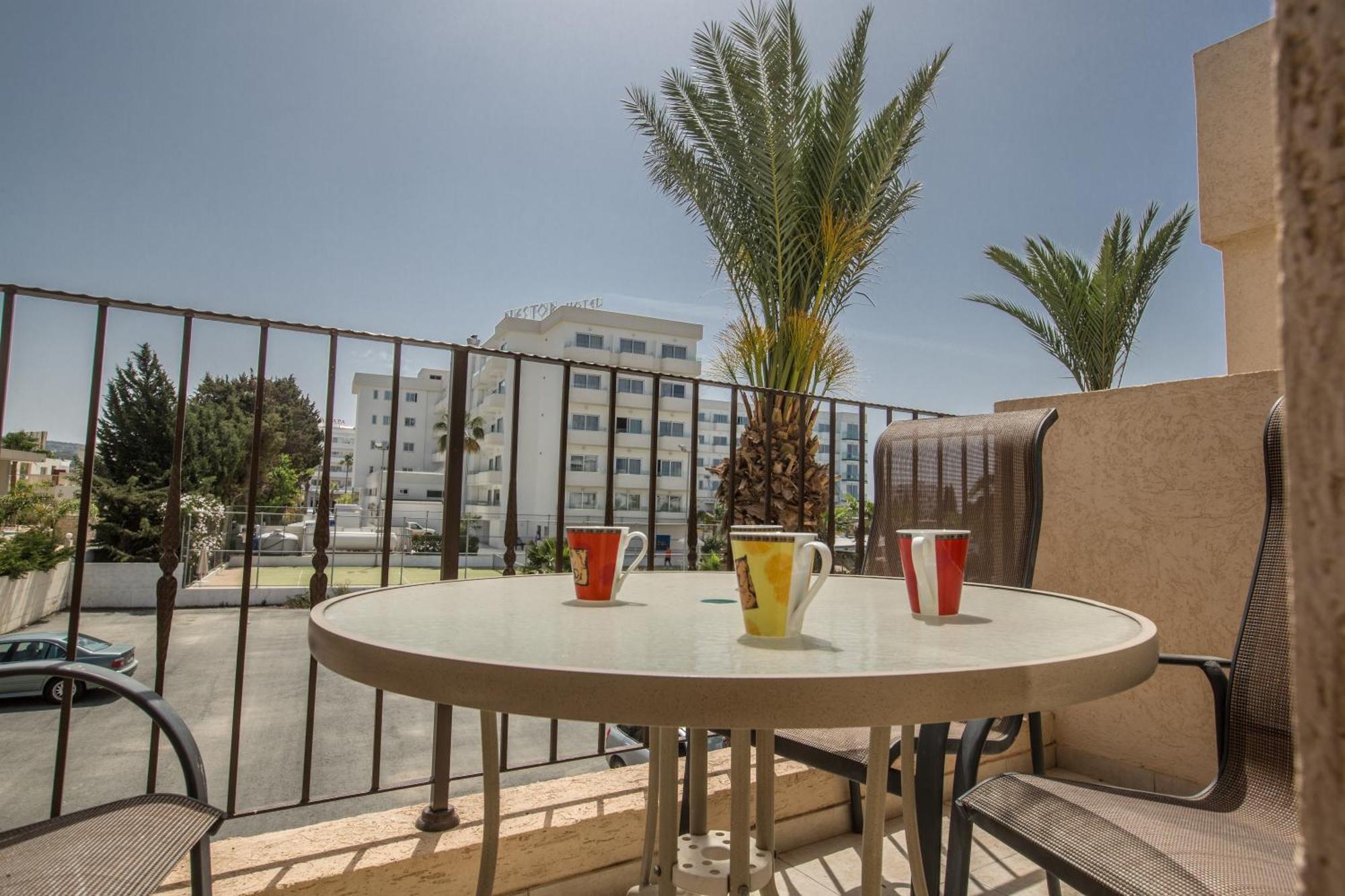 Napiana Apartments Ayia Napa Ruang foto