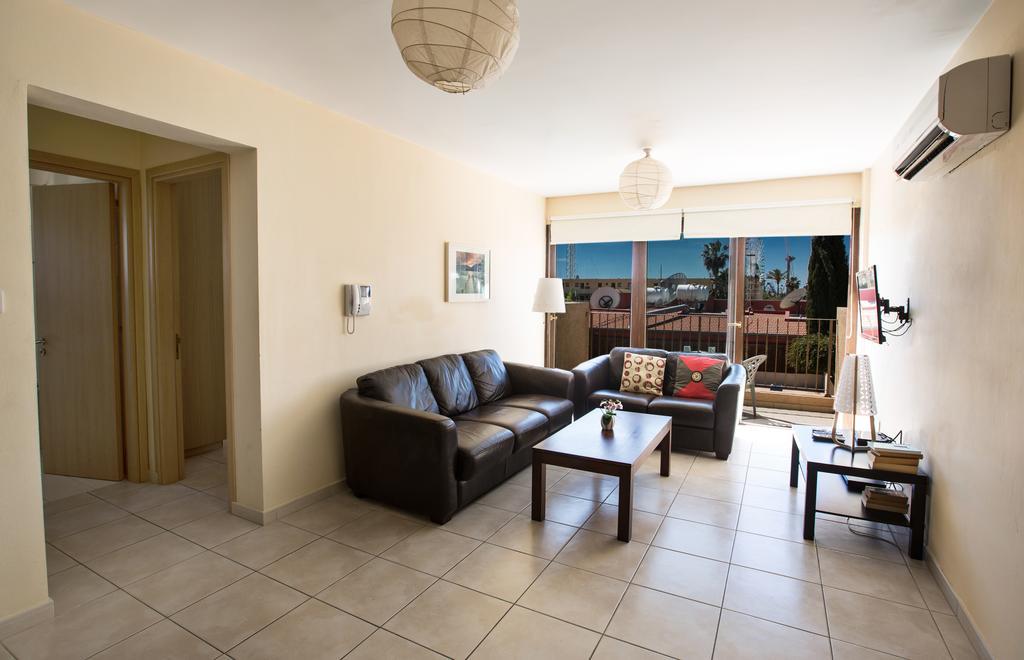 Napiana Apartments Ayia Napa Ruang foto