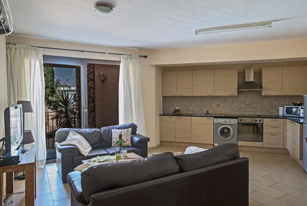 Napiana Apartments Ayia Napa Bagian luar foto