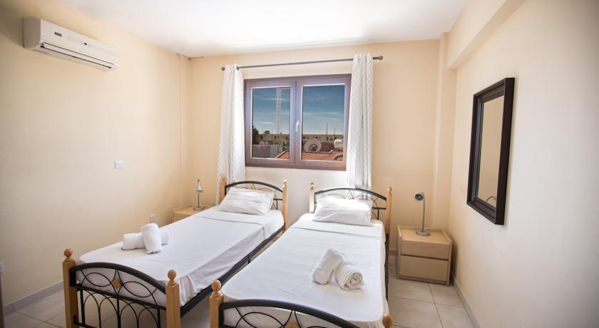 Napiana Apartments Ayia Napa Ruang foto